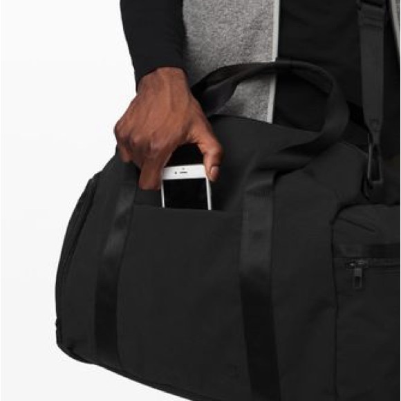 lululemon command the day bag Duffel 40L Lululemon Command the Day Backpack